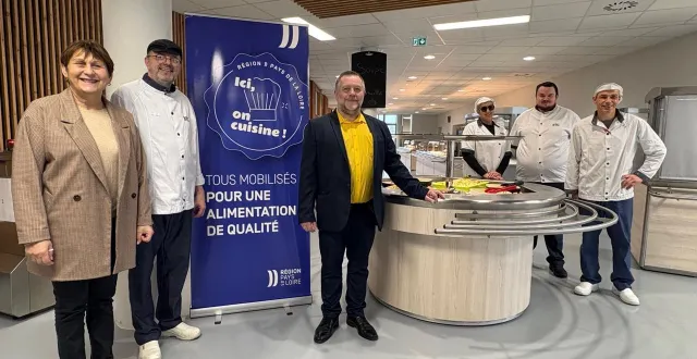 photo  le chef cuisinier du lycée colette le bret et son équipe lors de la remise du label par la région le jeudi 5 février.  &copy;  ouest-france 