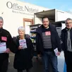 photo le parti communiste se lance dans les élections municipales. samedi 7 février 2026, les représentants du parti ont distribué des flyers sur le marché d’arnage pour trouver des colistiers. de gauche à droite : didier jousse, martine goupil, frédéric mace et christian seery