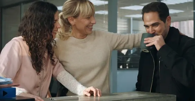 photo  karim est gêné dans 