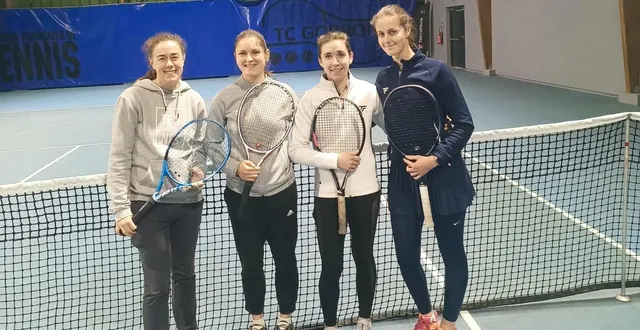 photo  alice vanackere, élodie belloir, sarah david et pauline guinard ont fait un sans-faute pour leur montée en prénationale.  &copy;  tc gorron 