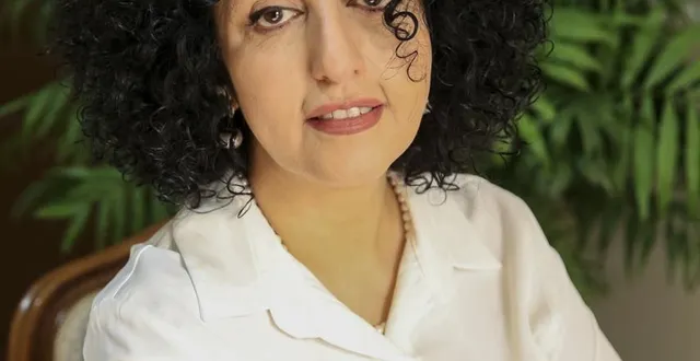 photo  narges mohammadi dans son appartement à téhéran, en janvier 2025.  &copy;  nooshin jafari/middle east images via afp 