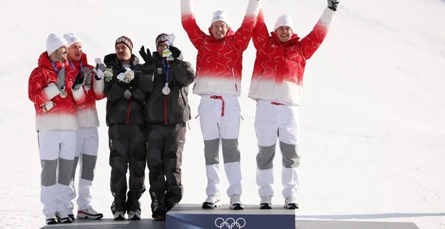 photo  un podium inhabituel sur le combiné alpin masculin, où la 3e place était vide !  &copy;  getty images via afp / sean m. haffey 