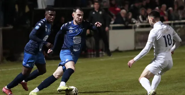 photo  haris alic joue avant tout la carte du collectif.  &copy;  co - benoit felace 