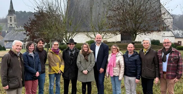 photo  la liste « bien vivre avec chenu » menée par alexandre gaillat pour les élections municipales des 15 et 22 mars 2026 à chenu.  &copy;  guy pierrat 