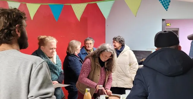 photo  la réunion s’est terminée par un temps convivial.  &copy;  co 