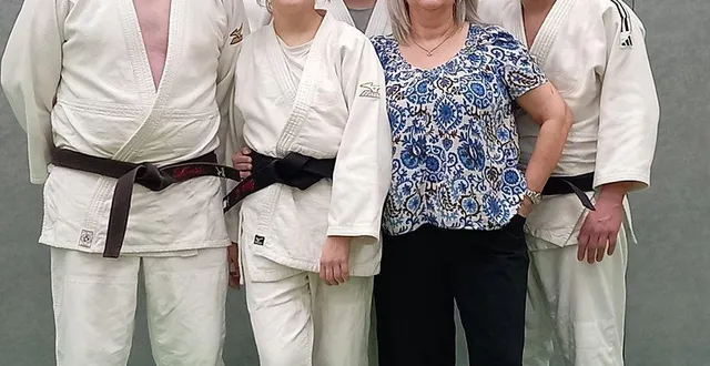 photo  mme gelineau avec ses champions tous ceinture noire, son mari loïc, sa fille elisa, ses fils david, professeur de judo au club de saint-barthélemy, et maxime.  &copy;  ouest-france 