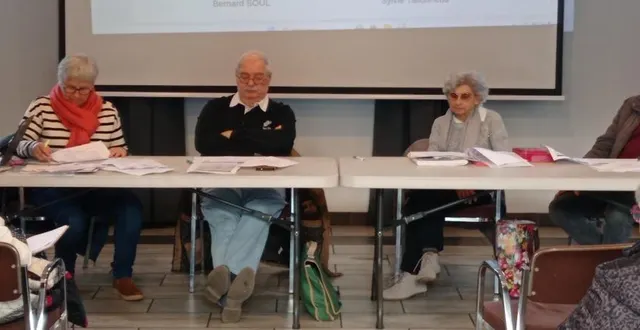 photo  marie-laure prod’homme, présidente ; françoise roussel, secrétaire ; jean-pierre lamarre, président adjoint ; anne-marie duguey, trésorière ; emmanuel foisneau, trésorier adjoint et stéphanie delacour, secrétaire adjointe, présentant le bilan de l’année 2025.  &copy;  ouest-france 