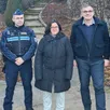 photo (de gauche à droite) jean-jacques bienaimé, de l’association au service des chats ; david colin, policier municipal; clémence brunet, d’anima’coeur ; le maire, hervé roncière et son adjoint, françois olivier.