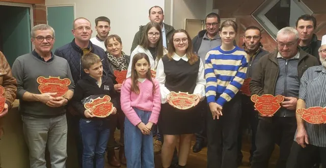 photo  les éleveurs ayant participé au comice agricole ont été récompensés.  &copy;  ouest-france 