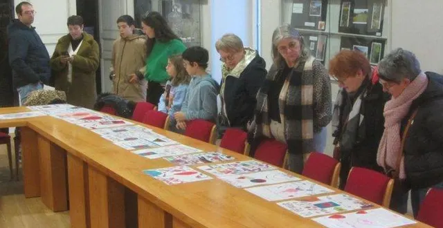 photo  parmi les 17 dessins réalisés par les élèves de l’école léonard-de-vinci, cinq ont été choisis pour être exposés salle frédéric-chopin.  &copy;  co 