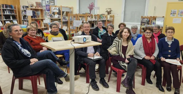 photo  au premier rang, de gauche à droite : christine mercier, sandra nédélec, nicole berthelot et marie-claude leroy.  &copy;  co 