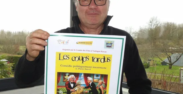photo  michel dian, président sortant du comité des fêtes invite le public à venir voir la pièce de théâtre : « les coups tordus », dimanche.  &copy;  le maine libre 