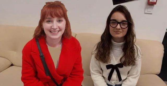 photo  julie souleille (à gauche) et kenessee-lee eck pourront compter sur la troupe pour les encourager lors de leur première représentation.  &copy;  co 