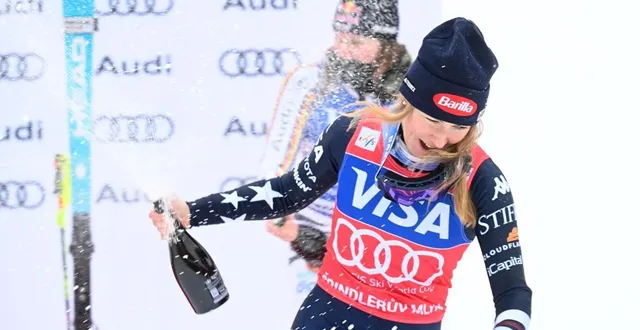 photo  mikaela shiffrin a de grandes chances de sabrer le champagne lors des jeux olympiques 2026 de milan-cortina.  &copy;  michal cizek / afp 