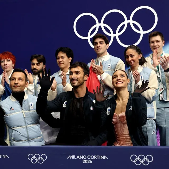 photo la réaction du binôme tricolore après leur passage à la milano ice skating arena.  ©  getty images via afp
