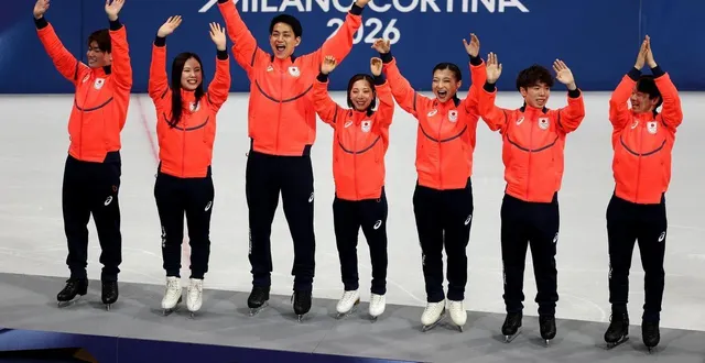 photo  les athlètes japonais auraient vu leurs patins être abimés en montant sur le podium de l’épreuve par équipes, où ils ont pris la médaille d’argent.  &copy;  matthew stockman / afp 