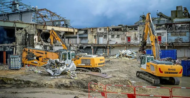 photo  l’ancienne usine de bordeau chesnel a été démolie en mars 2024.  &copy;  archives le maine libre – yvon loué 