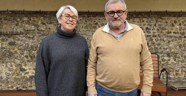 photo  serge delavallée et baya sklarchik ont reçu ouest-france pour échanger en longueur sur la candidature du premier.  &copy;  ouest-france 