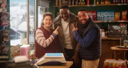 actu cin&eacute;ma  ahmed sylla sera aux côtés d’élodie poux et de majid berhila dans « scènes de ménages ». 