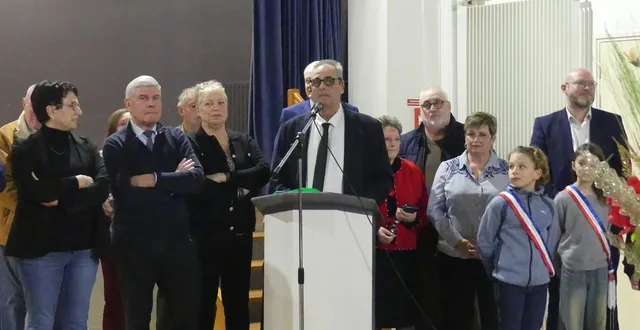 photo  beaucoup d’émotion pour les derniers vœux de xavier jamois.   &copy;  le maine libre 