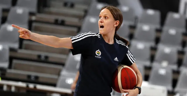 photo  camille aubert était l’assistante-coach de valérie garnier dans le club stambouliote de fenerbahçe.  &copy;  fenerbahçe sk 