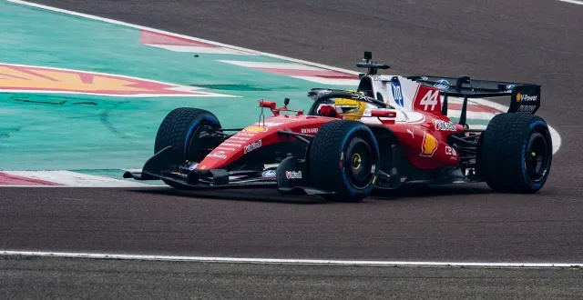 photo  les tests officiels de pré-saison débutent à bahreïn cette semaine.  &copy;  federico scoppa / afp 