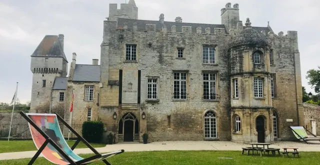 photo  aujourd’hui, le château de creully accueille un musée de la radio.  &copy;  ouest-france 