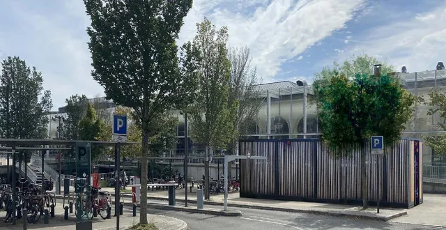 photo  une vue de ce à quoi doit ressembler la future consigne vélo sécurisée sera installée gare nord, au mans, entre le parvis et la gare routière.  &copy;  ville du mans 