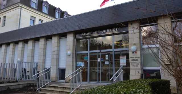 photo  l’homme de 86 ans est désormais inscrit au fichier des auteurs d’infractions sexuelles et a interdiction de se rendre sur cette aire de repos.  &copy;  co - robin peter 