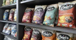 Info insolite  les chips brets, fabriquées à noyal-pontivy (morbihan), se sont retrouvées dans un post instagram de dua lipa (photo d’illustration). 