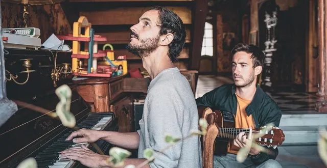 photo  sylvain duthu et florent dasque, chanteurs de boulevard des airs.  &copy;  cedrick nöt 