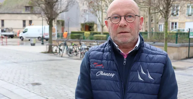 photo  philippe hamelin, propriétaire du garage de la côte à ouistreham (calvados), est victime d’une arnaque aux cartes grises.  &copy;  ouest-france 