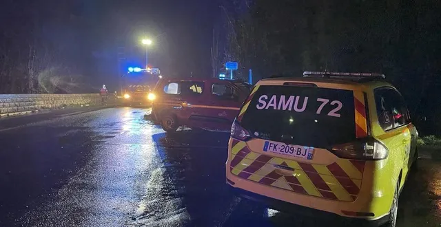 photo  ce mardi 10 février 2026, une collision est survenue entre un monospace et une citadine la sortie de la flèche en direction de sablé-sur-sarthe.  &copy;  le maine libre 