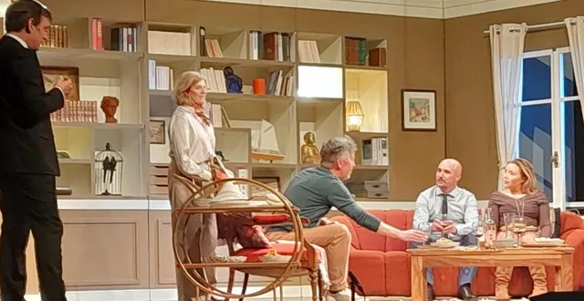 photo  les superbes décors, le jeu génial des comédiens ont enchanté le public venu voir la pièce « le prénom » au cube.  &copy;  co 