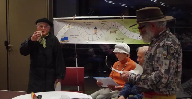 photo  entre les femmes tombées dans l’doué et l’histoire du gars gène et la toinon de champoégné… les patoisans d’heulâ ont déclenché les rires du public.  &copy;  le maine libre 