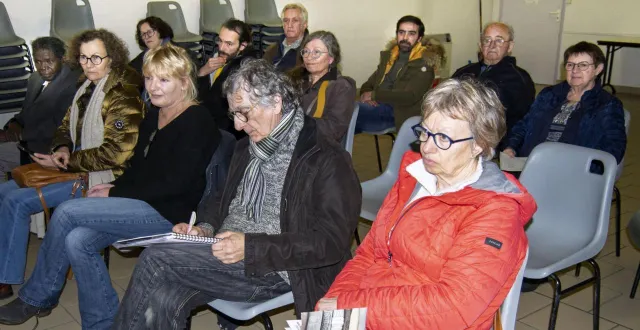 photo  les adhérents de l’association du festival d’arts plastique se sont réunis en assemblée générale.  &copy;  le maine libre 