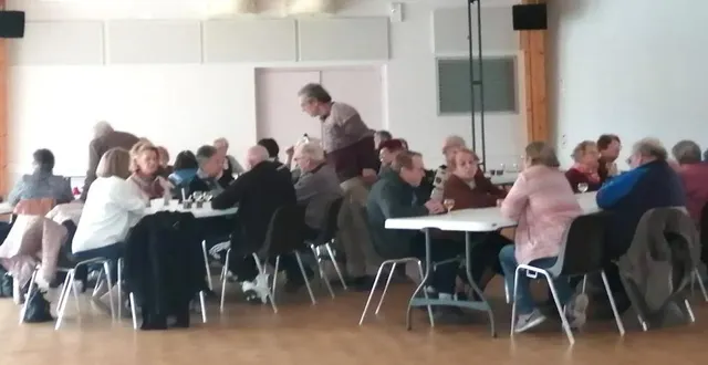 photo  après-midi crêpes pour les adhérents.  &copy;  amicale du temps libre de saint-ouen-en-belin. 