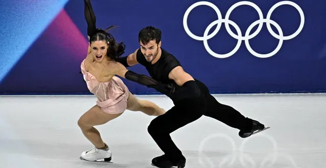 photo  laurence fournier beaudry et guillaume cizeron, en tête après la danse rythmique.  &copy;  gabriel bouys / afp 