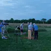 photo  en juin 2025, à la bohalle, un groupe d’adhérents de ciel d’anjou en train de préparer leurs instruments pour observer le ciel nocturne. 