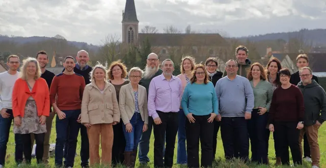 photo  emmanuel clément a présenté sa liste complète de 21 membres ce week-end : « continuons de construire ensemble ». (jean michel goubard, absent sur la photo).  &copy;  ouest-france 