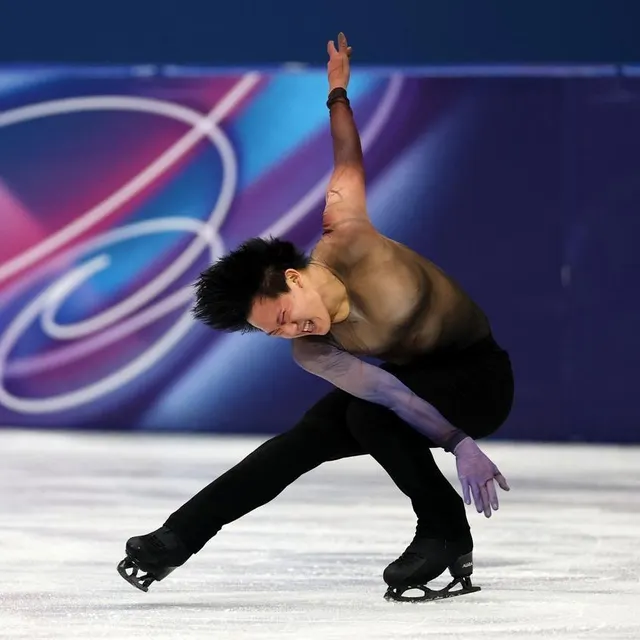 photo adam siao him fa a été le premier patineur à passer la barre des 100 points.  ©  matthew stockman / getty images via afp