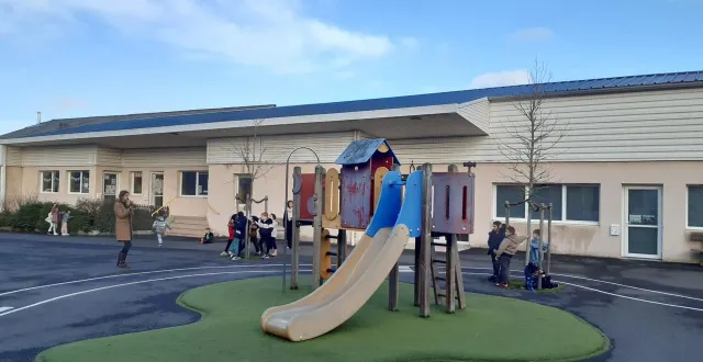photo  l’école saint-charles d’aujourd’hui, est installée dans les bâtiments de l’ancienne agence locale de la coopérative d’ancenis.  &copy;  ouest-france 