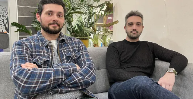 photo  thibaud meteyer et vincent lorre forment le bureau des vitrines de sablé, avec guillemette burel.  &copy;  le maine libre 