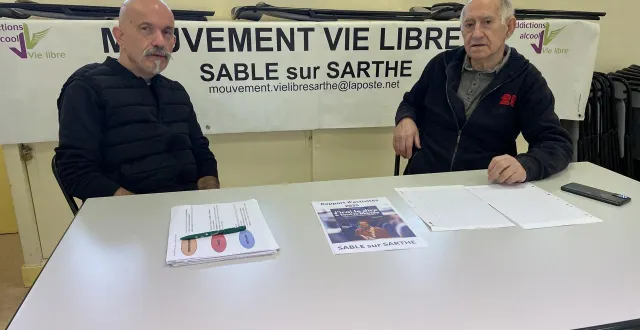 photo  jacques lailler et juan raimundo sont deux membres actifs de l’association addictions alcool vie libre à sablé-sur-sarthe.  &copy;  ouest-france 