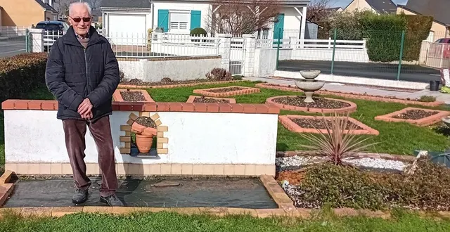 photo  à saint-sylvain-d’anjou, joseph oger, dans son jardin qu’il continue de cultiver, au sens propre comme au sens figuré cher à voltaire. « nous serons 101 membres de la famille à célébrer mes 100 ans, et peut-être aussi l’arrivée d’un 30e arrière-petit-enfant censé naître ce jour de fête ! »  &copy;  ouest-france 