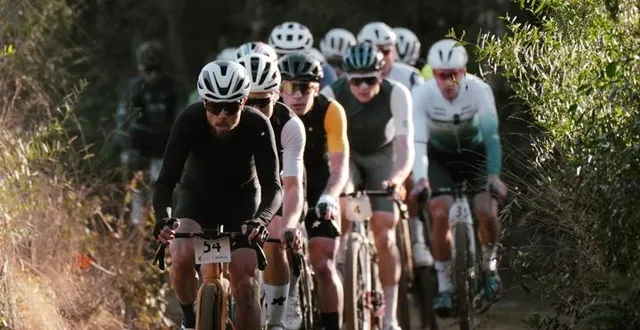 photo  célestin guillon à la bescanonina, sa première course de gravel avec gravel nation.  &copy;  nounevisual 