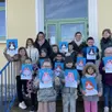 photo la chapelle-du-bois, mercredi 4 février 2026. les enfants de l’accueil de loisirs ont réalisé des pingouins en papier.