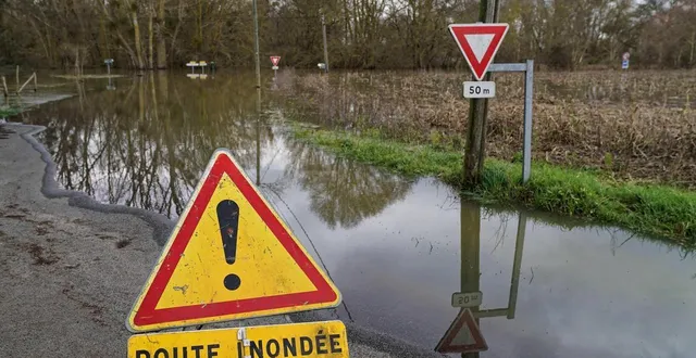 photo  quatre axes routiers sont fermés pour cause d’inondation en maine-et-loire.  &copy;  archives ouest-france 