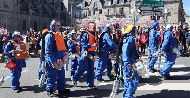 photo  le carnaval fait son retour à flers dimanche 26 mars 2025. ici en 2024, des festivaliers avaient réalisé leurs costumes à partir de matériaux recyclés.  &copy;  ouest-france 