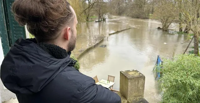 photo  la sèvre niortaise est sortie de son lit et a inondé le jardin des habitants de l’ancien moulin.  &copy;  co - jordan guérin-morin 